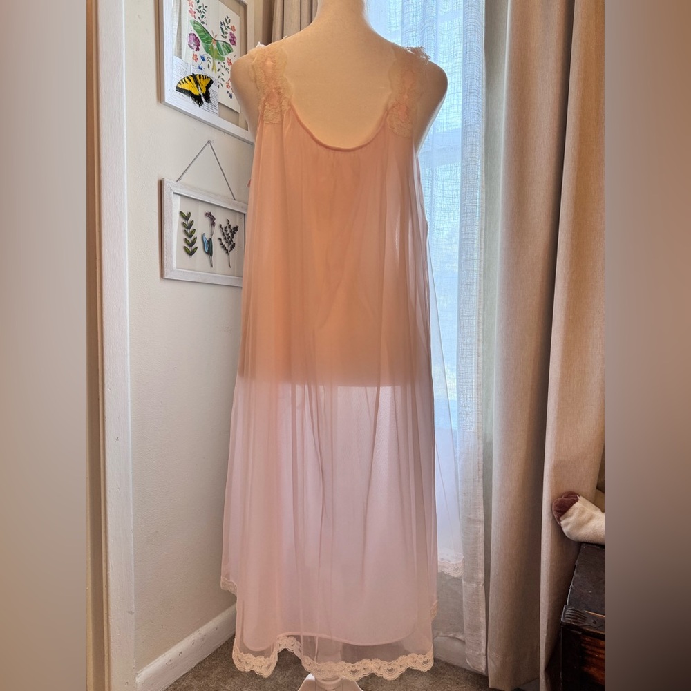 Vintage 1950s Vanity Fair Delicate Pink Nylon Chiffon & White Lace Nighty Slip - Picture 7 of 10